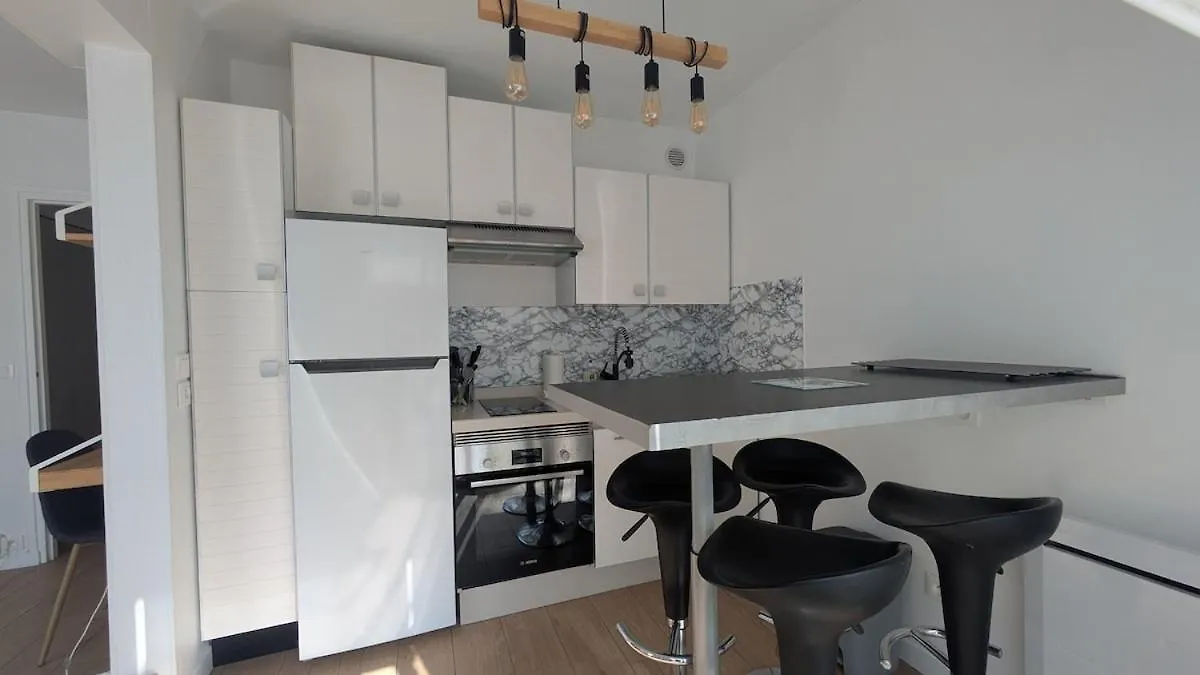 Apartamento T1 Bis Avec Parking A 10 Min A Pied Du Centre Vannes Francia
